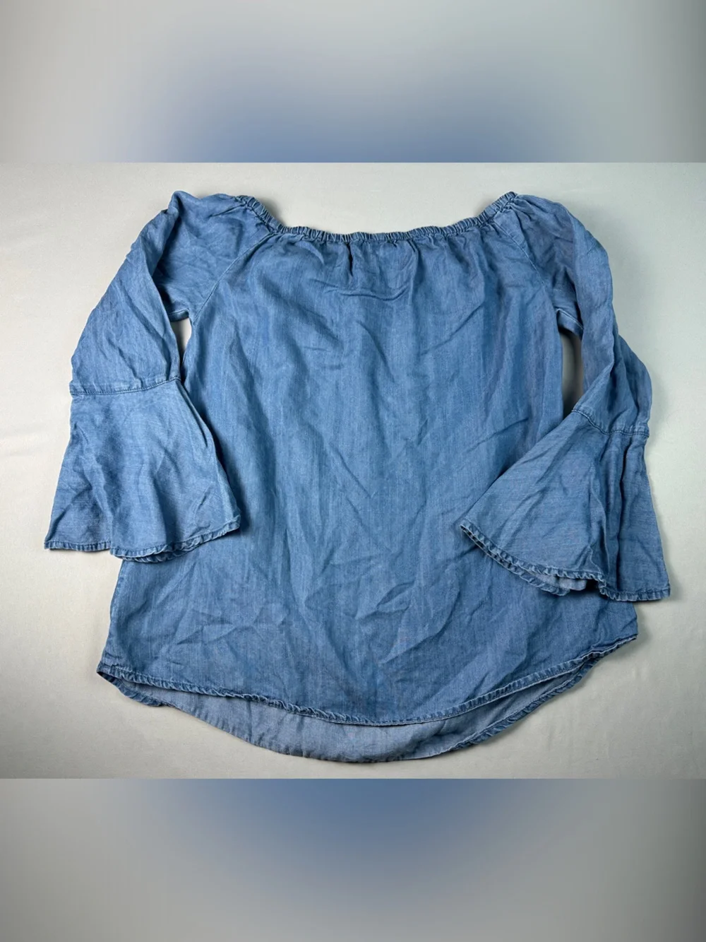 Women’s Long Sleeve Shirt Lightweight Chambray Off-Shoulder Blue Bell Sleeve